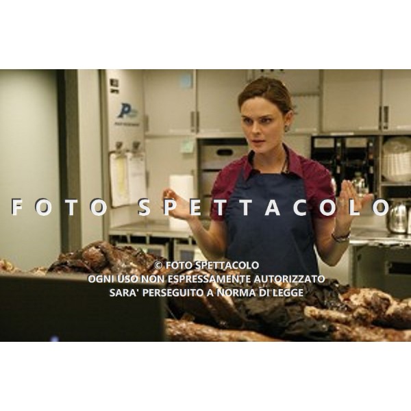 Emily Deschanel