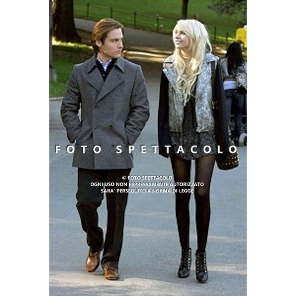 Kevin Zegers Damien, Taylor Momsen