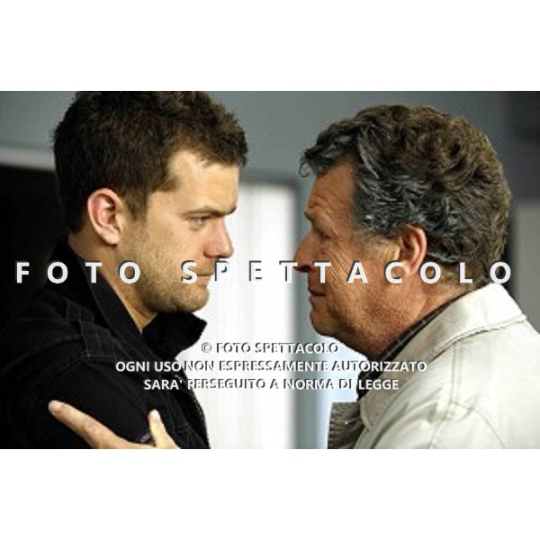 Joshua Jackson, John Noble