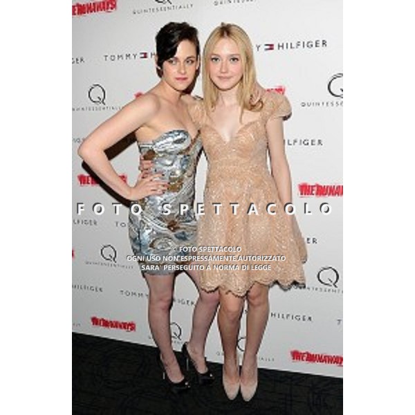 Kristen Stewart, Dakota Fanning alla premiere di "The Runaways"