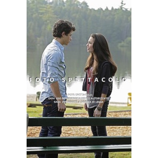 Nick Jonas, Chloe Bridges