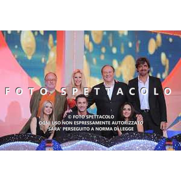 Edoardo Raspelli, Michelle Hunziker, Gerry Scotti, Valerio Staffelli, Martina Stella, Raoul Bova, Ambra Angiolini