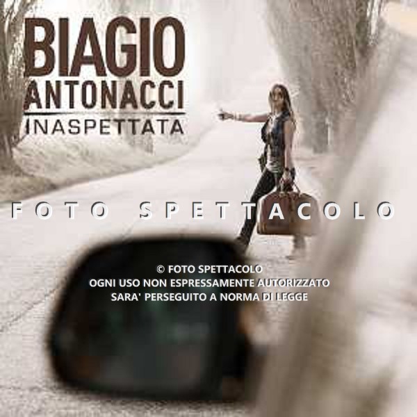 Copertina dell\' album "Inaspettata" di Biagio Antonacci