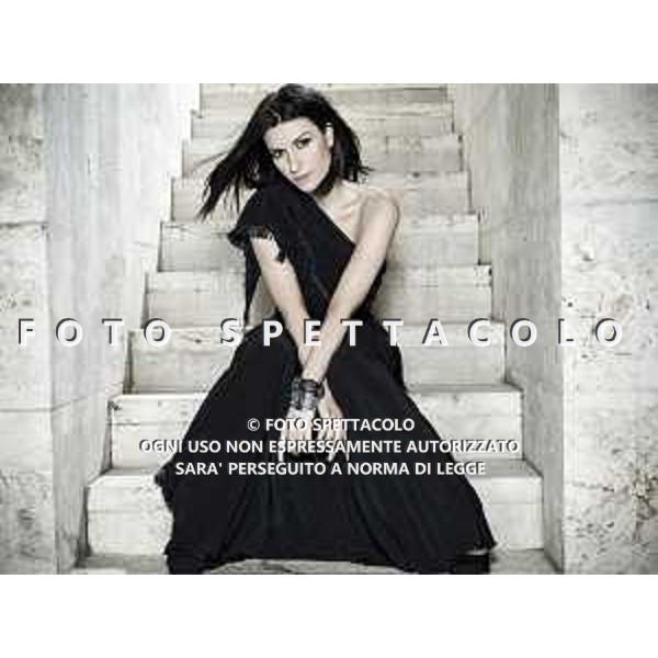 Laura Pausini prende parte al progetto "Gracias a la Vida - Voces Unidas por Chile"