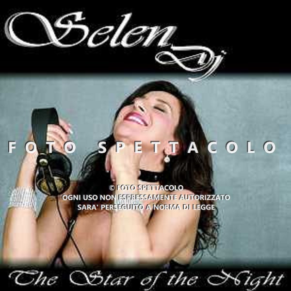 Copertina dell\'album "The star of the night" di Luce Caponegro (Selen)