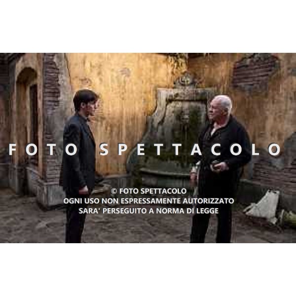 Colin O\'Donoghue, Anthony Hopkins