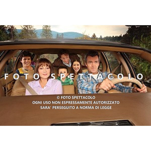 Patricia Heaton, Neil Flynn, Charlie McDermott, Atticus Shaffer, Chris Kattan, Eden Sher