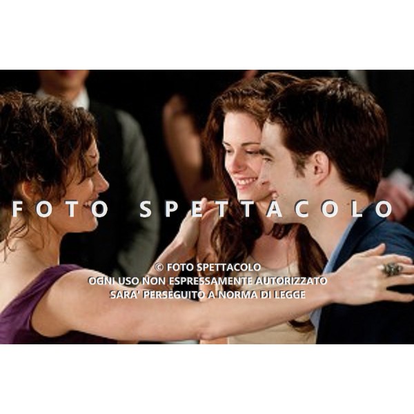 SARAH CLARKE, KRISTEN STEWART, ROBERT PATTINSON