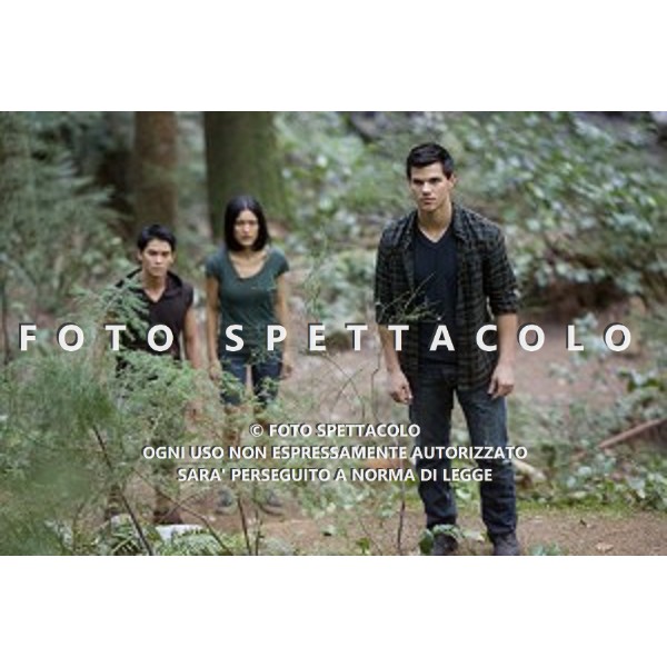 BOOBOO STEWART, JULIA JONES, TAYLOR LAUTNER