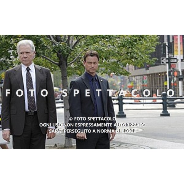 John Larroquette, Gary Sinise