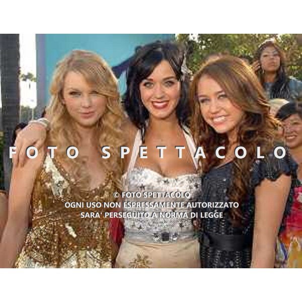 Tatlor Swift, Katy Perry, Miley Cyrus