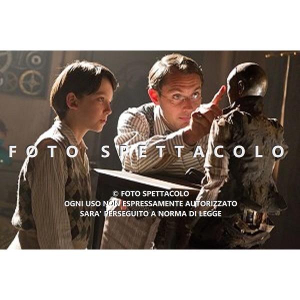 Asa Butterfield, Jude Law