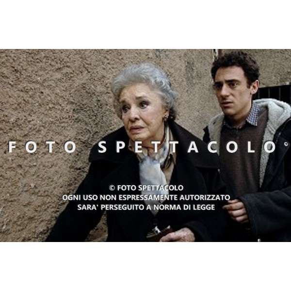 Magnifica presenza - Anna Proclemer, Elio Germano