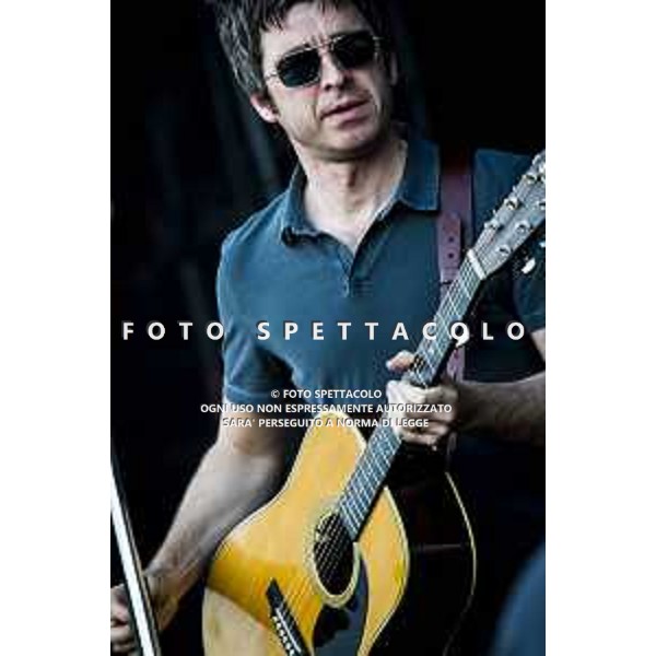 RHO, 05/07/2012 NOEL GALLAGHER\'S HIGH FLYING BIRDS ARENA FIERA NELLA FOTO NOEL GALLAGHER\'S HIGH FLYING BIRDS FOTO:PRANDONI FRANCESCO