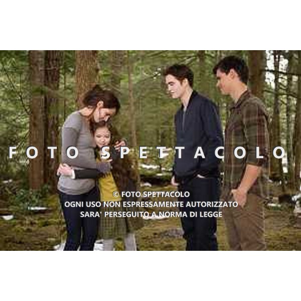 Kristen Stewart, Mackenzie Foy, Robert Pattinson e Taylor Lautner