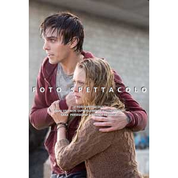 Nicholas Hoult e Teresa Palmer - Warm Bodies ©20th Century Fox