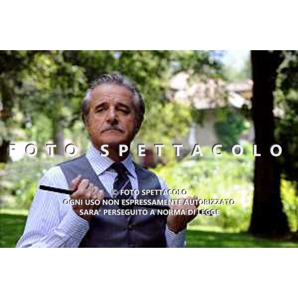 Christian De Sica - Il principe abusivo ©01 Distribution