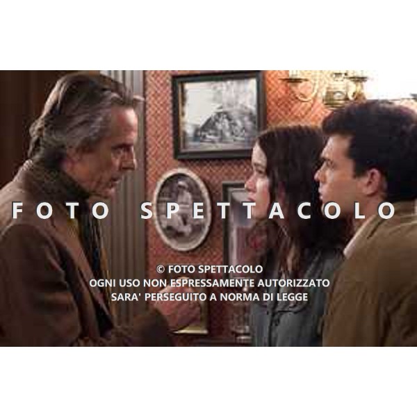 Jeremy Irons, Alice Englert ed Alder Ehrenreich - Beautiful Creatures - La sedicesima luna ©Eagle Pictures