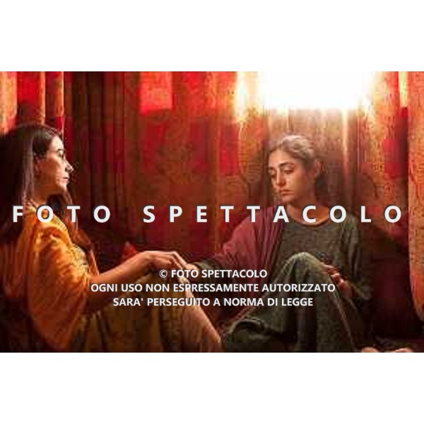 Golshifteh Farahani e Hassina Burgan - Come pietra paziente ©Parthénos