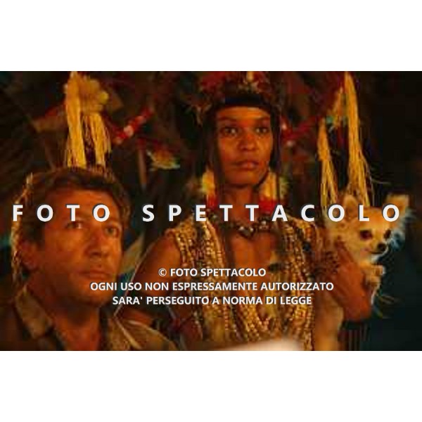 Liya Kebede ed Alain Chabat - Marsupilami ©Made in Italy, Brave Film