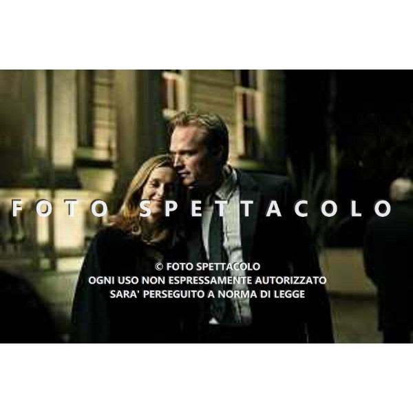 Paul Bettany e Naomi Battrick - Blood ©Notorious Pictures