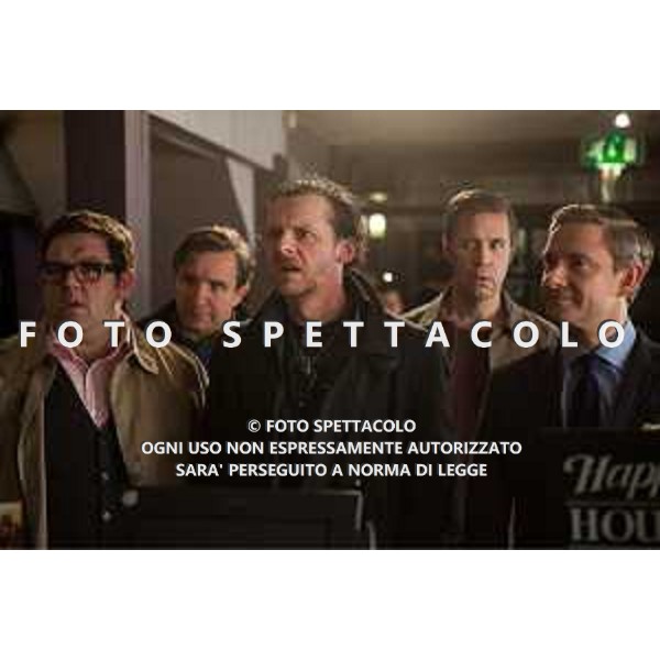 Simon Pegg, Nick Frost, Martin Freeman, Paddy Considine ed Eddie Marsan - La fine del mondo ©Universal Pictures