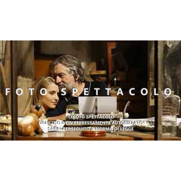 Robert De Niro e Dianna Agron - Cose nostre - Malavita ©Eagle Pictures
