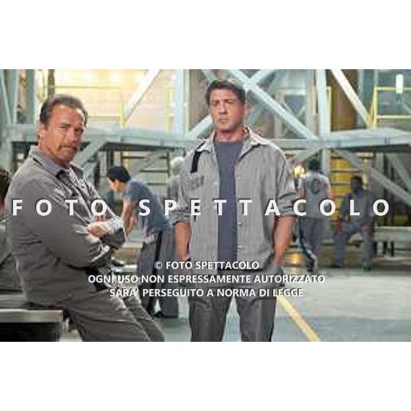 Arnold Schwarzenegger e Sylvester Stallone - Escape Plan - Fuga dall\'inferno ©01 Distribution