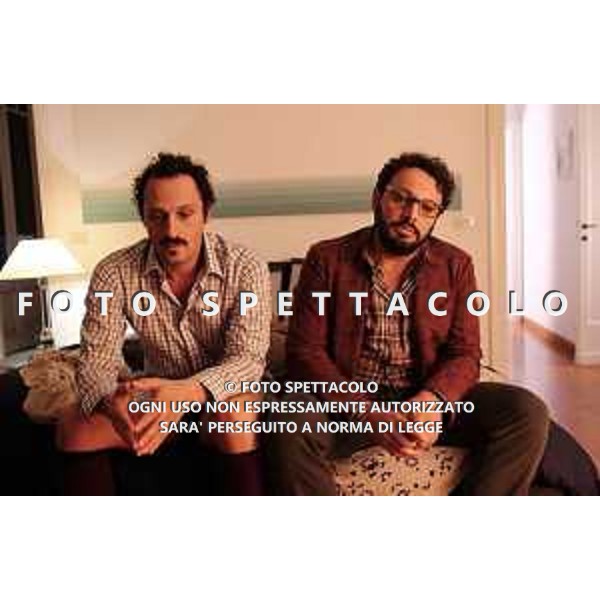 Fabio Troiano ed Enrico Brignano - Stai lontana da me ©01 Distribution