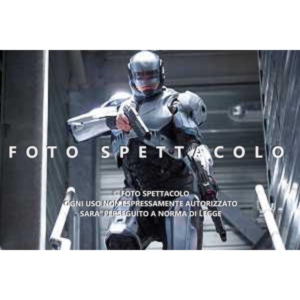 Joel Kinnaman - RoboCop ©Warner Bros