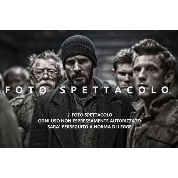 Chris Evans, John Hurt e Jamie Bell - Snowpiercer ©Koch Media