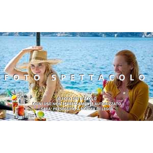 Toni Collette e Imogen Poots - Non buttiamoci giù ©Notorious Pictures