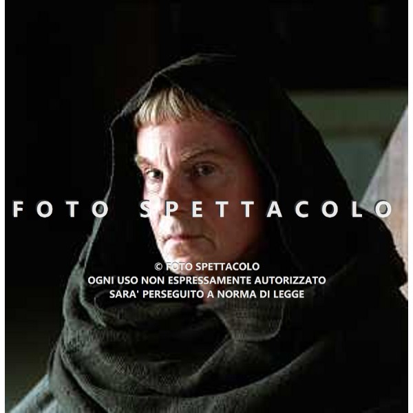 BROTHER CADFAEL (DEREK JACOBI). *** Local Caption *** Drama